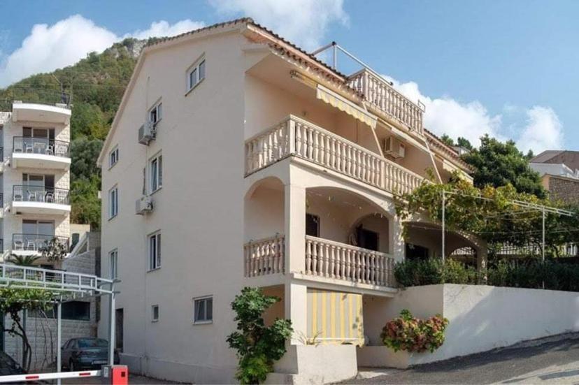 Apartments Dunja Sveti Stefan Eksteriør bilde