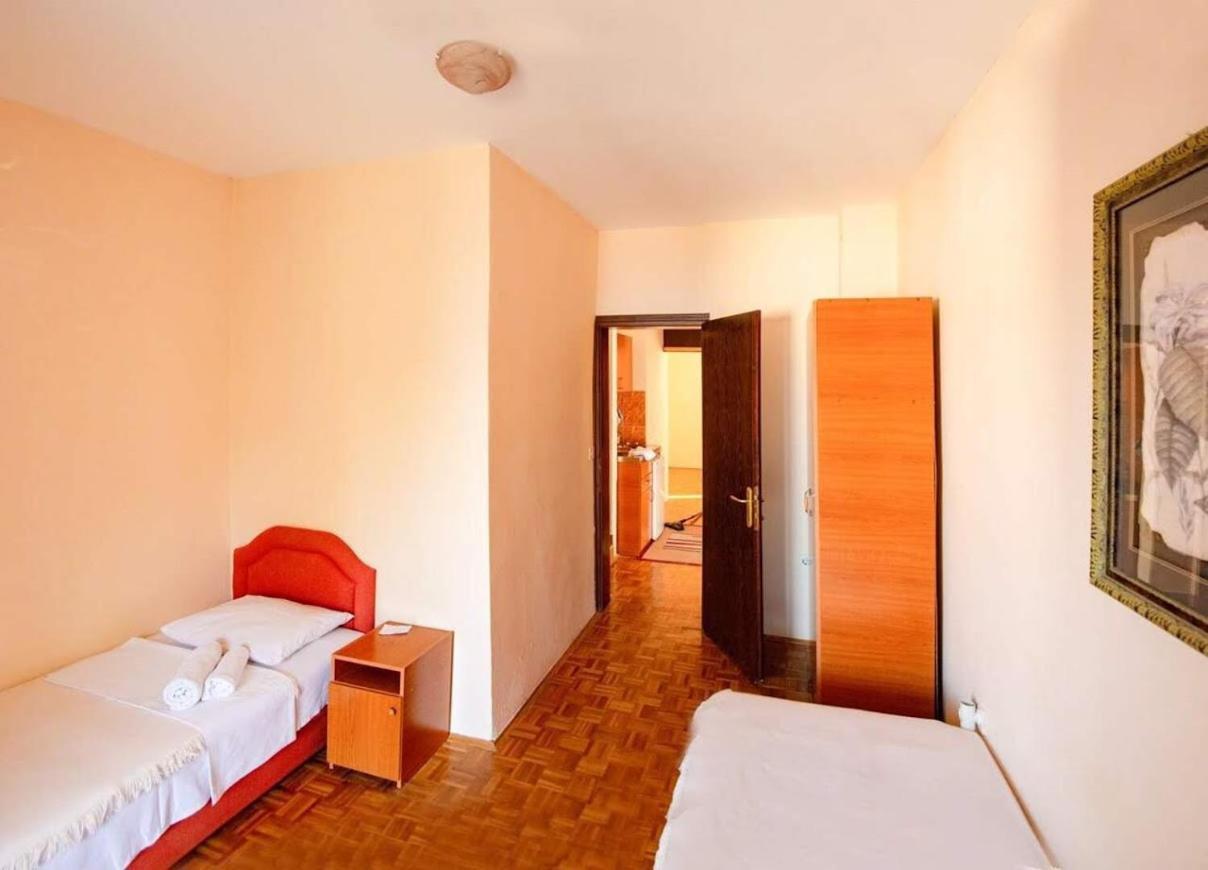 Apartments Dunja Sveti Stefan Eksteriør bilde