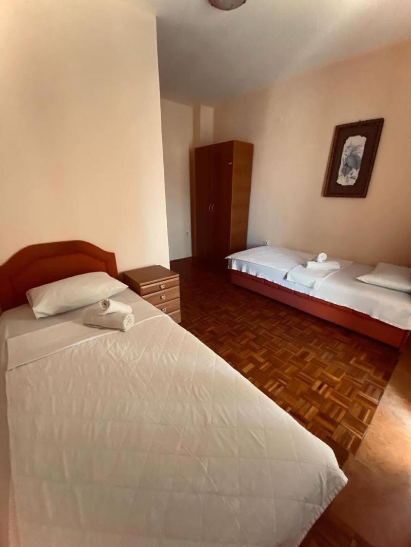 Apartments Dunja Sveti Stefan Eksteriør bilde