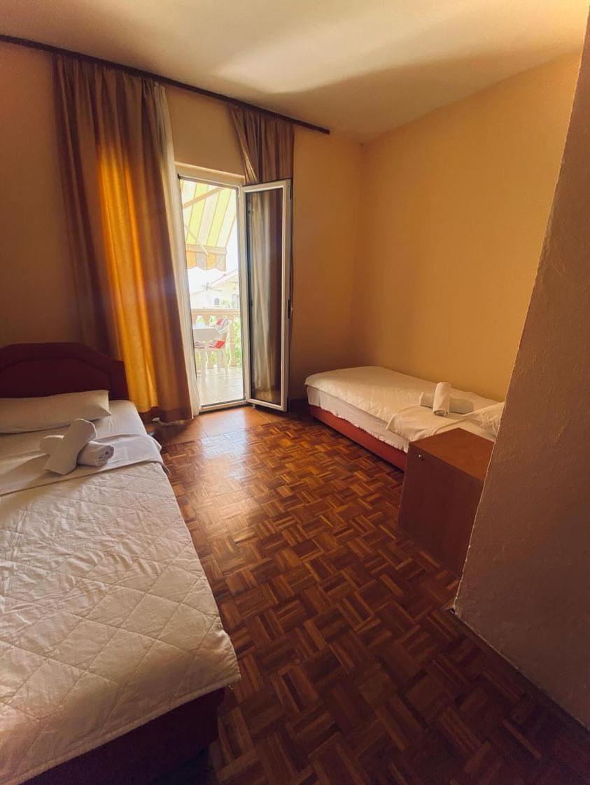Apartments Dunja Sveti Stefan Eksteriør bilde