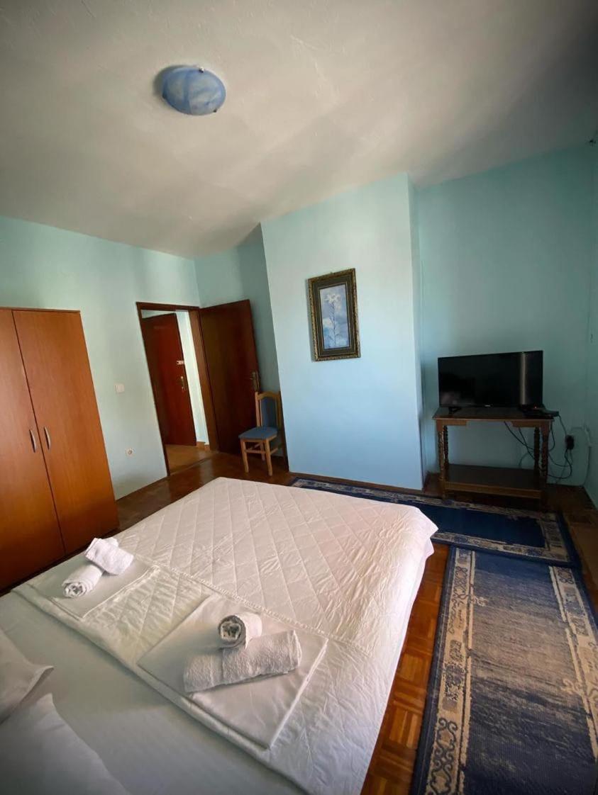 Apartments Dunja Sveti Stefan Eksteriør bilde
