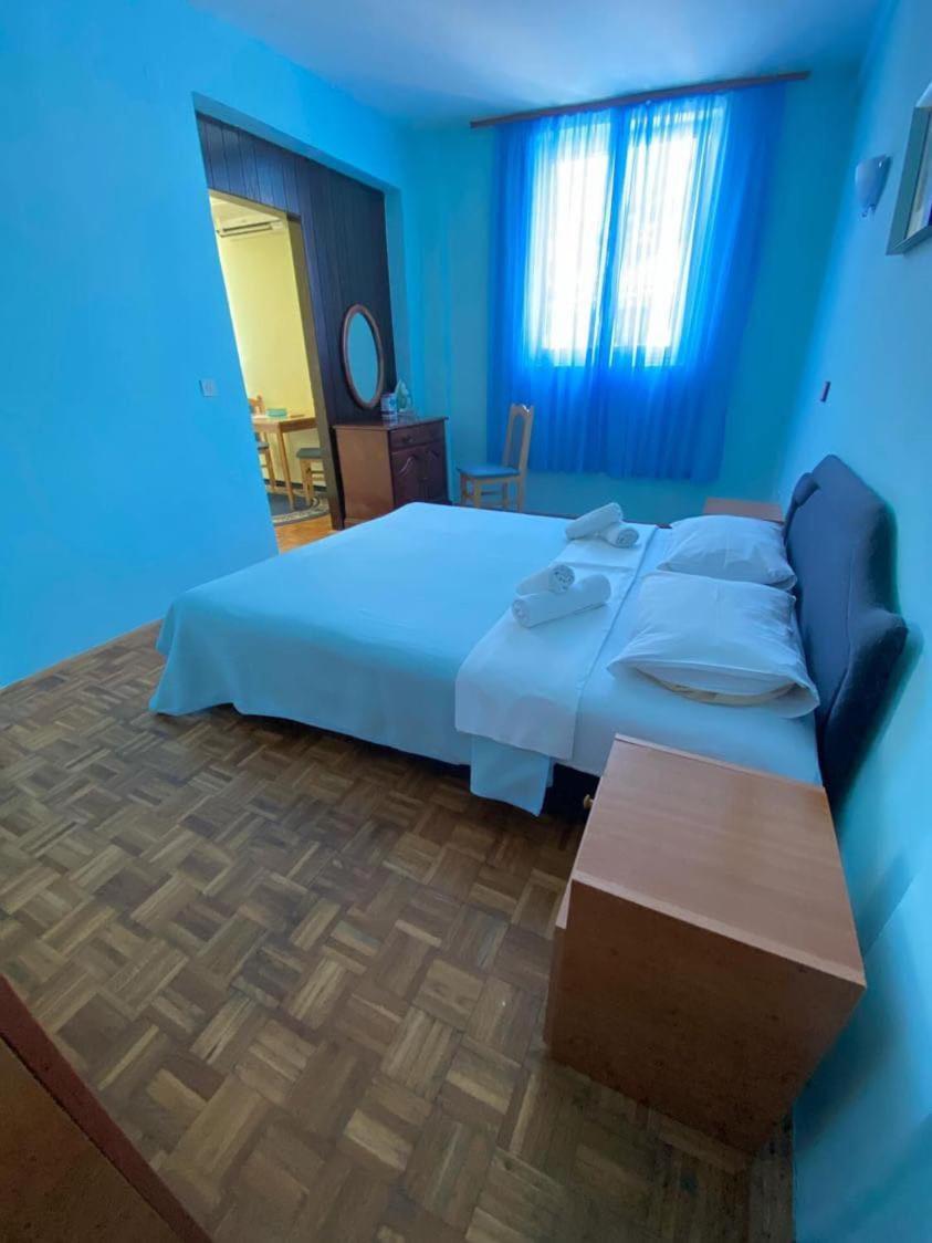Apartments Dunja Sveti Stefan Eksteriør bilde