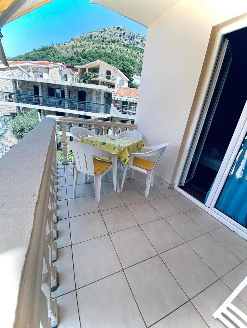 Apartments Dunja Sveti Stefan Eksteriør bilde