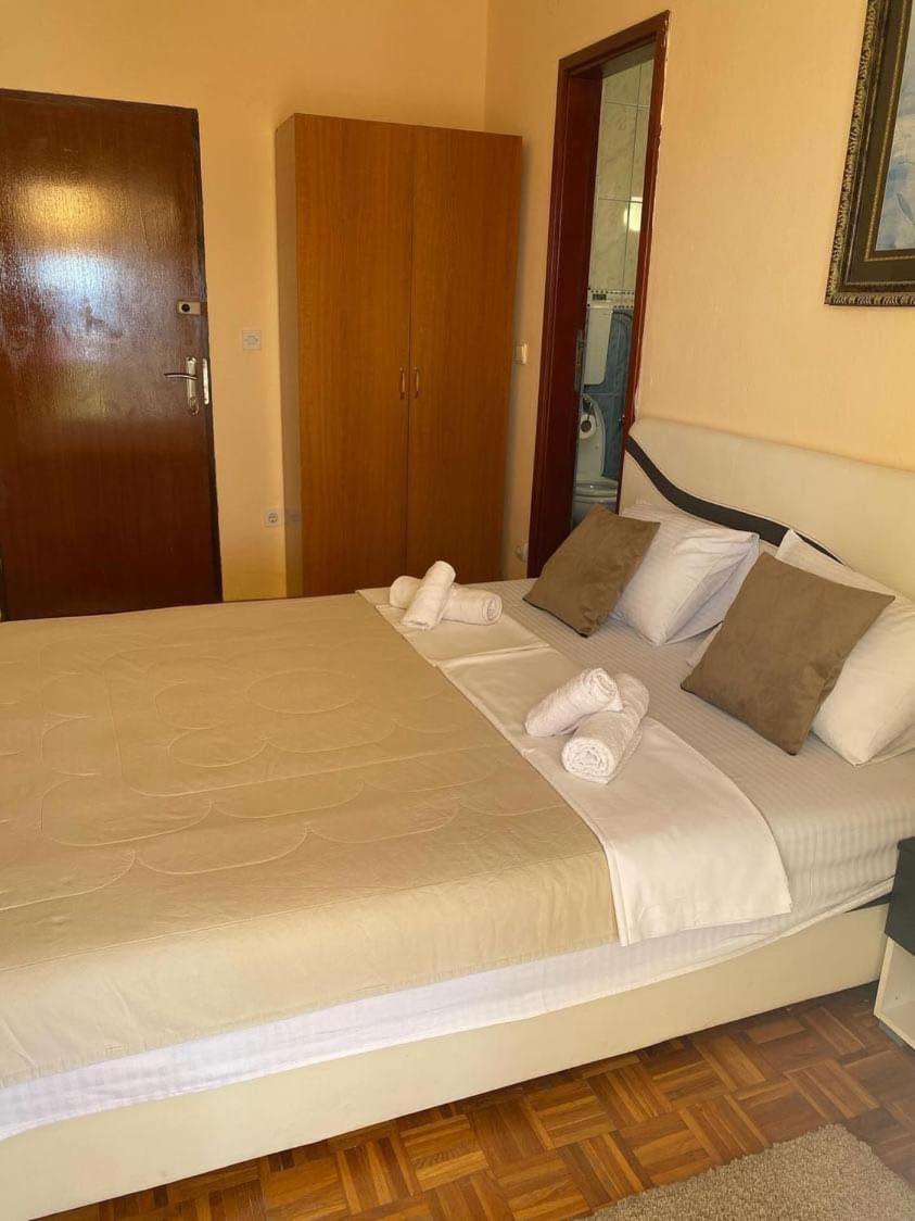 Apartments Dunja Sveti Stefan Eksteriør bilde